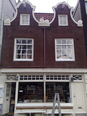 voorzijde, Amsterdam grachtenpand, buffet van odette
