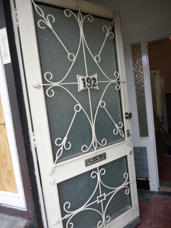 Mooie sierlijke voordeur